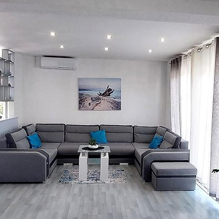 Luna Apartments Baska Voda Ngoại thất bức ảnh