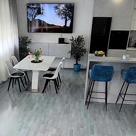 Luna Apartments Baska Voda Ngoại thất bức ảnh