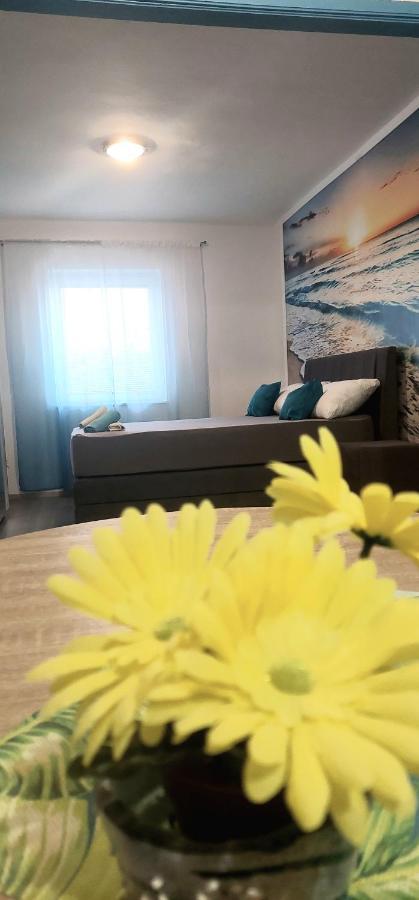 Luna Apartments Baska Voda Ngoại thất bức ảnh
